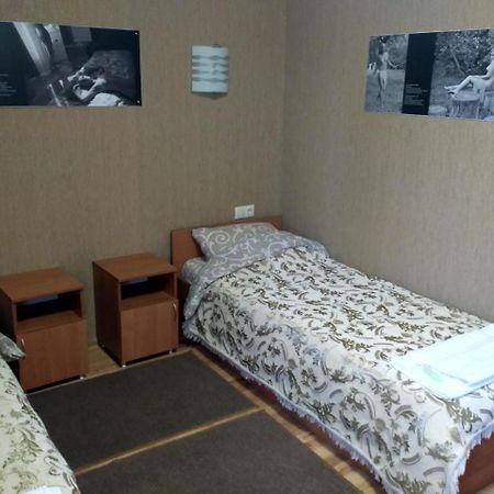 Ostroh Atlant Hotel المظهر الخارجي الصورة