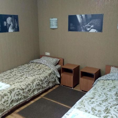 Ostroh Atlant Hotel المظهر الخارجي الصورة