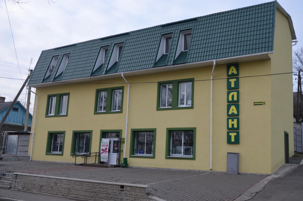 Ostroh Atlant Hotel المظهر الخارجي الصورة