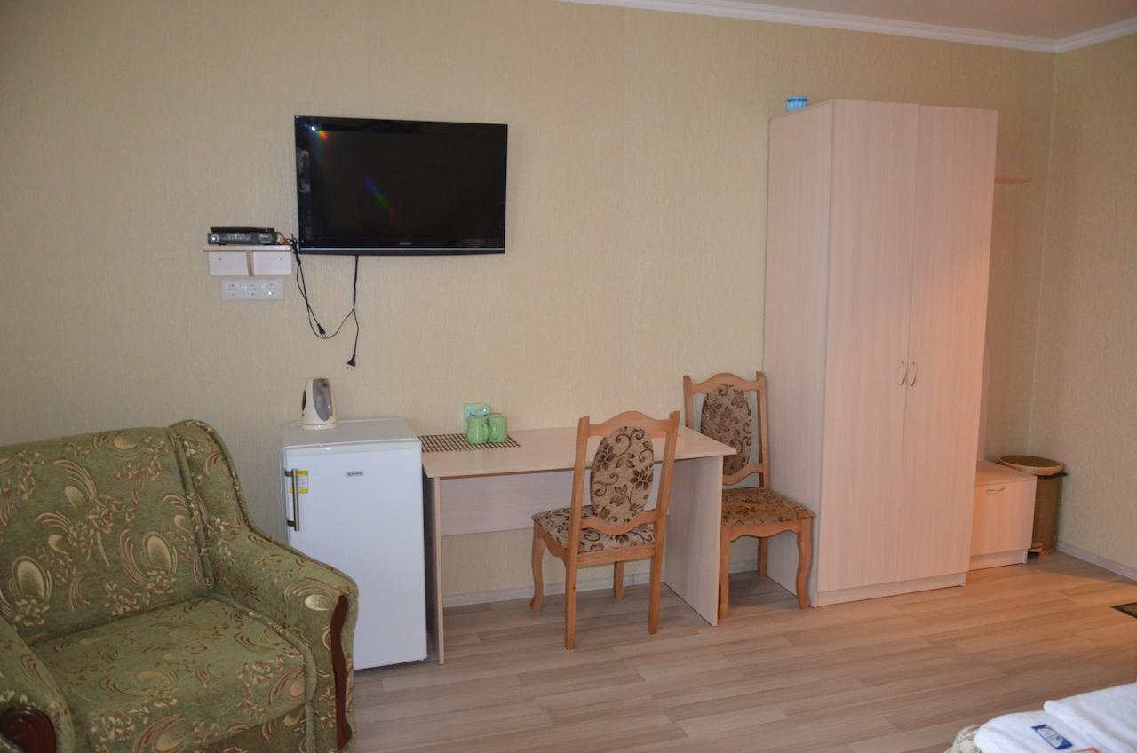 Ostroh Atlant Hotel الغرفة الصورة